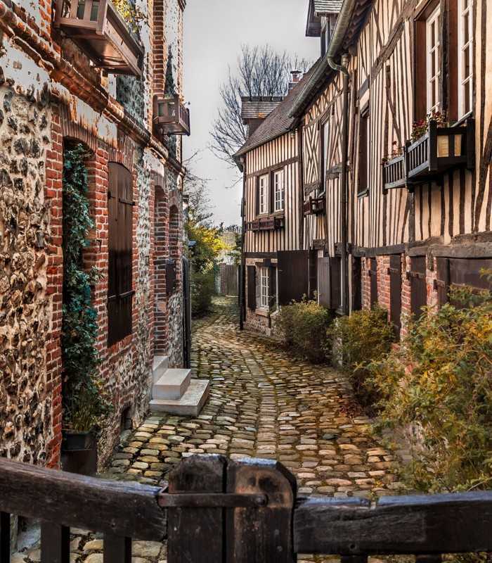 Private tour from Paris discovering Rouen’s medieval center and Honfleur waterfront