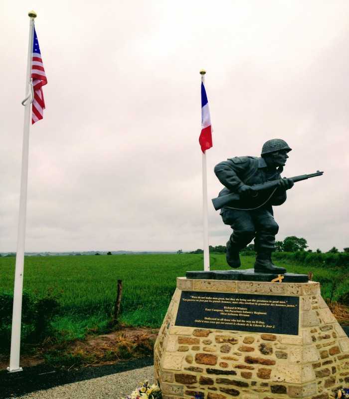 Two-day private guided visit featuring Mont Saint-Michel’s medieval village and Normandy’s WWII landmarks