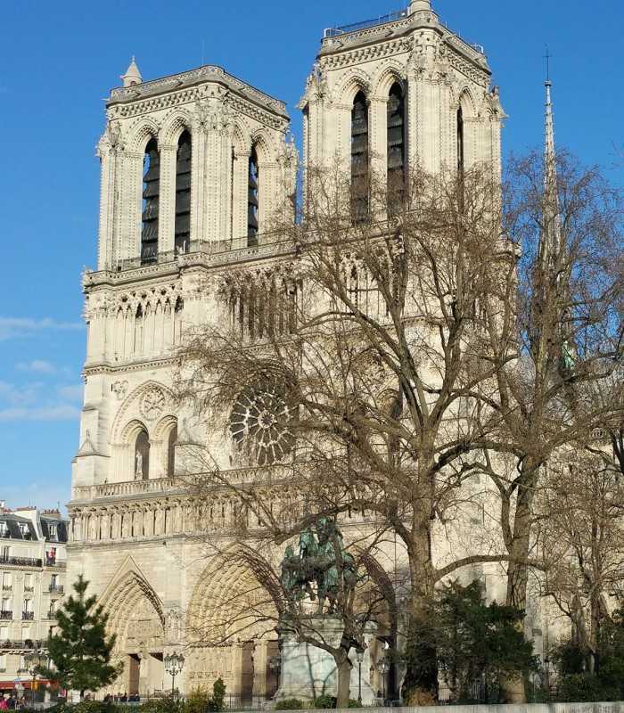 Private guided visit of Notre-Dame Cathedral in Paris, exploring its Gothic architecture and history.