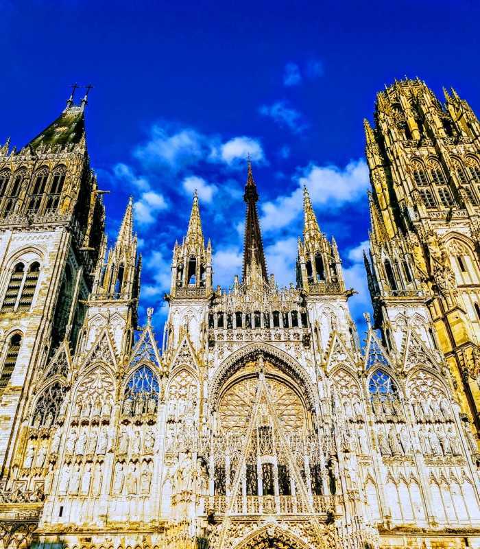 Private guided tour combining Giverny’s water lily gardens with a visit to Rouen’s Gothic cathedral.